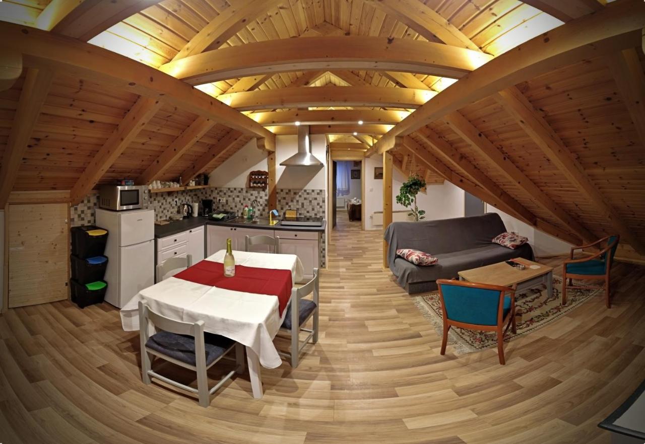 Apartman Tonka โอโทชาส ภายนอก รูปภาพ
