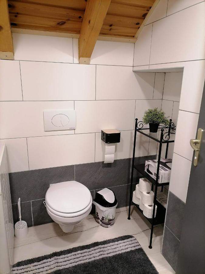 Apartman Tonka โอโทชาส ภายนอก รูปภาพ