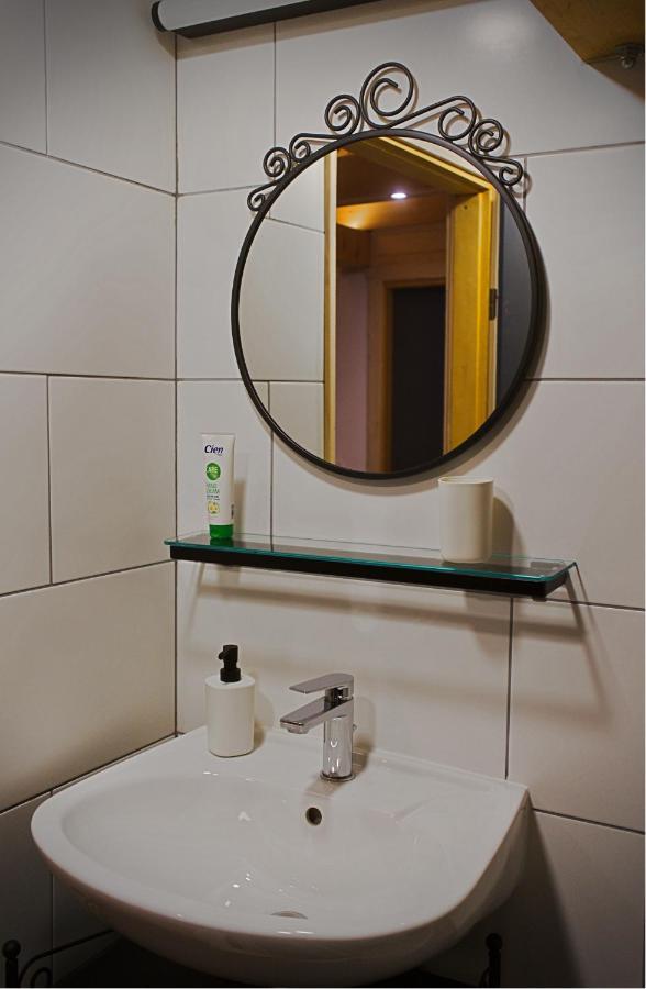 Apartman Tonka โอโทชาส ภายนอก รูปภาพ