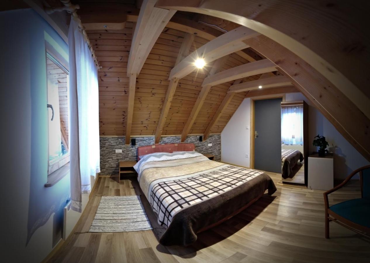 Apartman Tonka โอโทชาส ภายนอก รูปภาพ